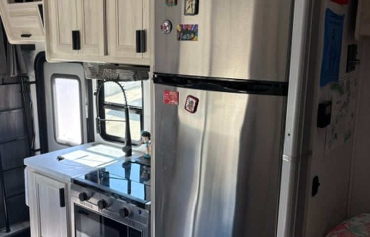 Good sized refrigerator and freezer to load up for your trip.