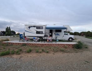 Four Winds RV Chateau 31B