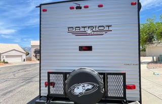 Lightweight Travel Trailer Rental Sleeps 5