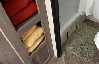 Cozy Keystone Springdale Mini with Bunk Beds