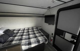 Lightweight 2022 Dutchmen RV Aspen Trail 17BH