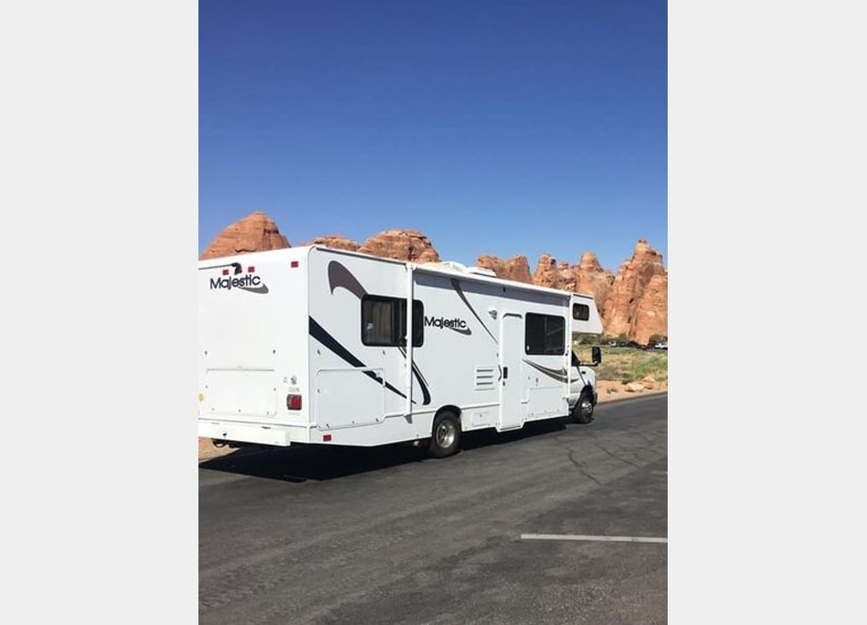 Class C Motor Home rentals in Medford Lakes