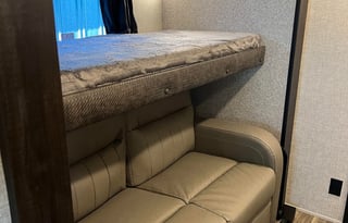 2022 Jayco North Point HAL656