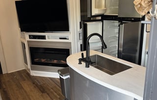 2021 Dutchmen RV Voltage 4205