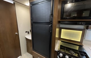 2019 Prime Time RV Avenger 26BH
