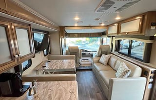 Family unit with two full-sized bathrooms.