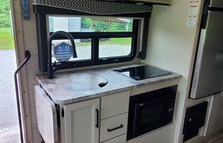 2021 Thor Motor Coach Vegas 24.1