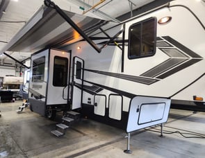 Grand Design Momentum G-Class 350G