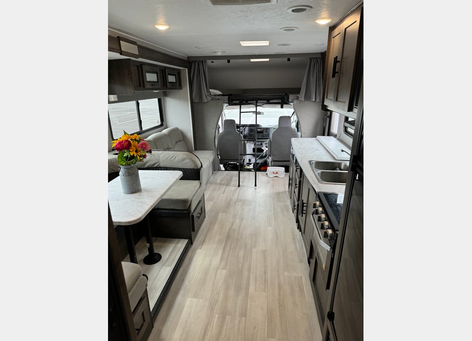 Class C Motor Home rentals in Escondido