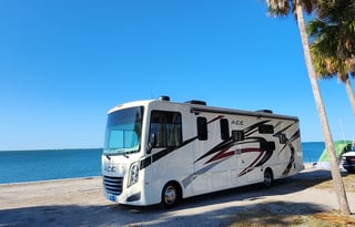 Thor ACE RV: Bunk Beds, Pet-Friendly, Loaded