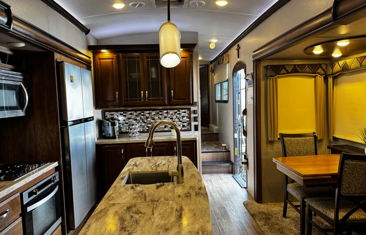 Nice large kitchen and dining area.