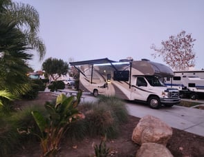 Thor Motor Coach Quantum 29RQ