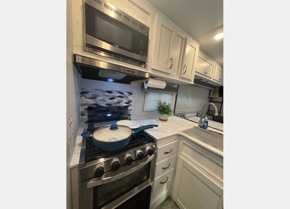 Class C Motor Home rentals in Waxahachie