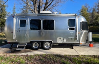 2021 Airstream RV Globetrotter 23FB Twin