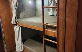 Luxury Georgetown 351DS Class A RV Rental!