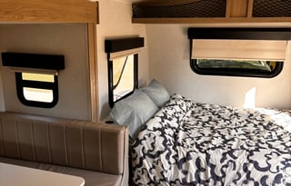 New Geo Pro G20BHS, Sleeps 6, Bunk Beds, Furnished