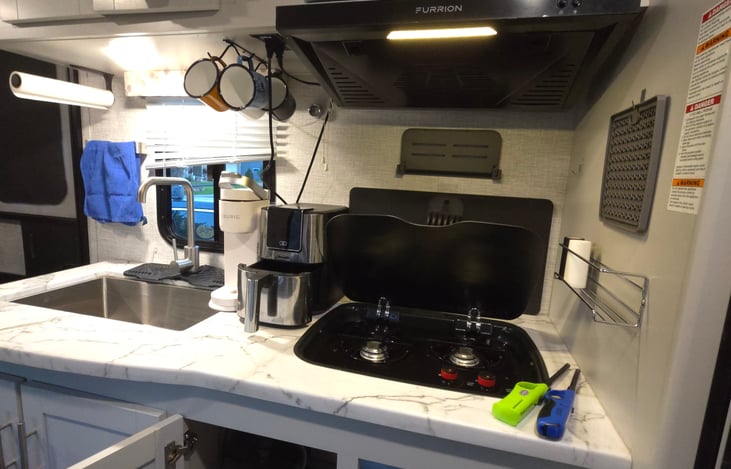 Included amenities in the kitchen