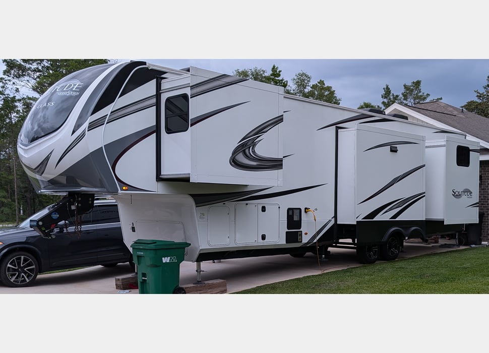 Fifth Wheel rentals in Camp Hill