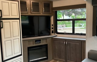 2022 Keystone 25’ 5th Wheel - DELIVERY ONLY