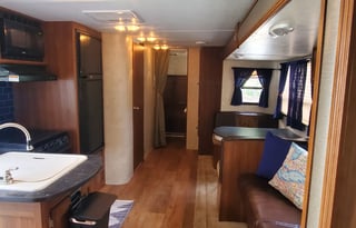 Family Friendly 2015 Keystone RV Bullet 287QBS