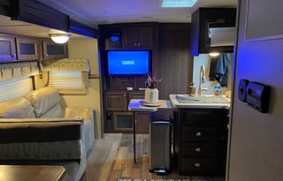 PERFECT Family RV Trailer Bunk House-PetsWelcome