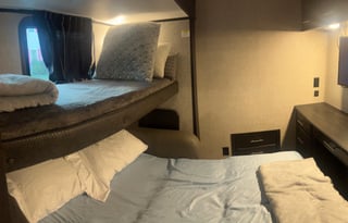 Family Camper:Sleeps 8/2Bed Rm/3Beds & Delivered