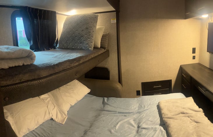 2nd bedroom with pull out coach extended