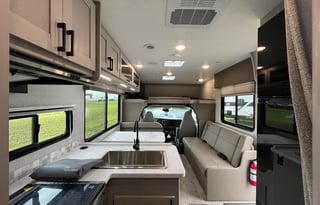 2025 30ft Coachmen 27QB - Sleeps 6