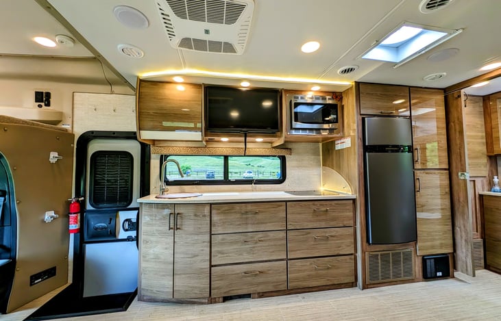 Look at this gorgeous high end kitchen with its glorious counter top space!