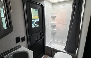 2022 32ft Cherokee Grey Wolf