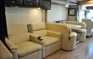 2017 Thor Motor Coach Miramar 37.1 Bunk