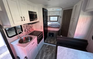2024 Gulf Stream 24ft RV with free private shuttle