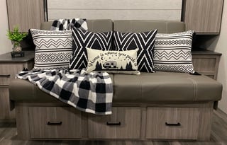 Keystone BH Travel Trailer  -Family/ Pet Friendly