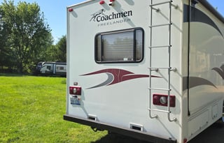 Fireside RV's Coachmen Freelander 32BH Bunkhouse