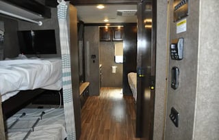 2017 Thor Motor Coach Miramar 37.1 Bunk
