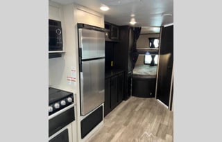 Sleeps 9 2022 Jayco Jay Flight SLX 284BHS