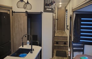 2021 Sabre Mid Bunk 5th wheel