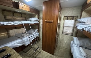 Keystone – 2nd Bed Room w/ Half Bath Sleeps 10