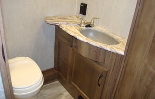 Clean - Spacious - Pet Friendly - 2 Slides