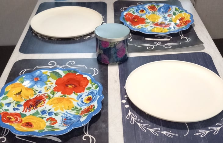 Fully Stocked!!! Cookware, Dishware, and Utensils are provided for your convenience