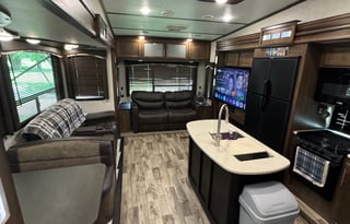 2019 fifth wheel four slides sleeps 9