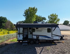 Coachmen RV Freedom Express Ultra Lite 192RBS