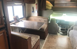 31' Spacious - 6 person RV for Children & Pets 8-)