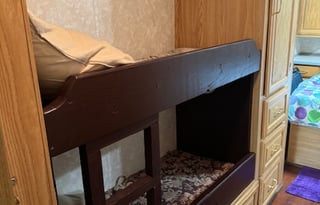 2000 Fleetwood RV Bounder Classic Diesel 39/MH