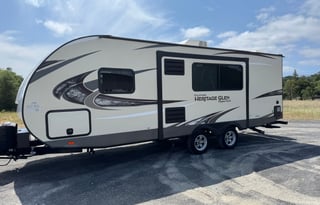 Nice and Ready to camp - with large bathroom!