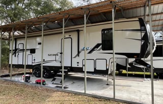 An RV With Two Full Bathrooms?  Yes Please!
