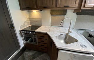 2021 Deluxe Sunseeker (Easy to Drive)