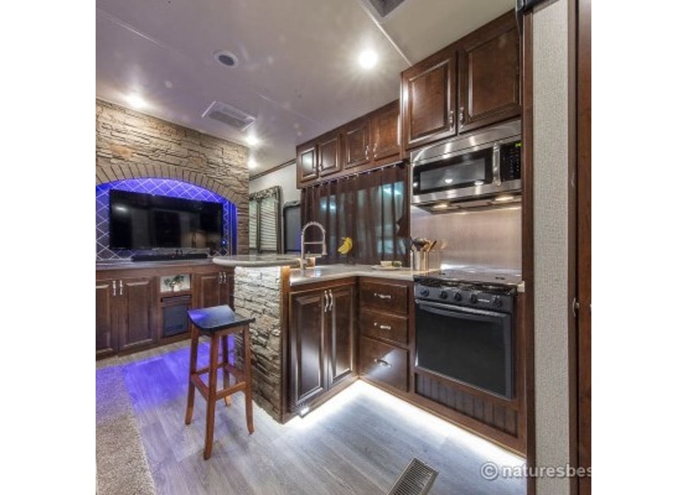 Fifth Wheel rentals in Colville