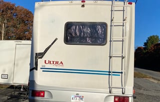 Cozy Gulf Stream RV- pets ok!