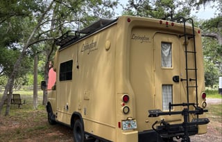 4X4 Thunder Camper